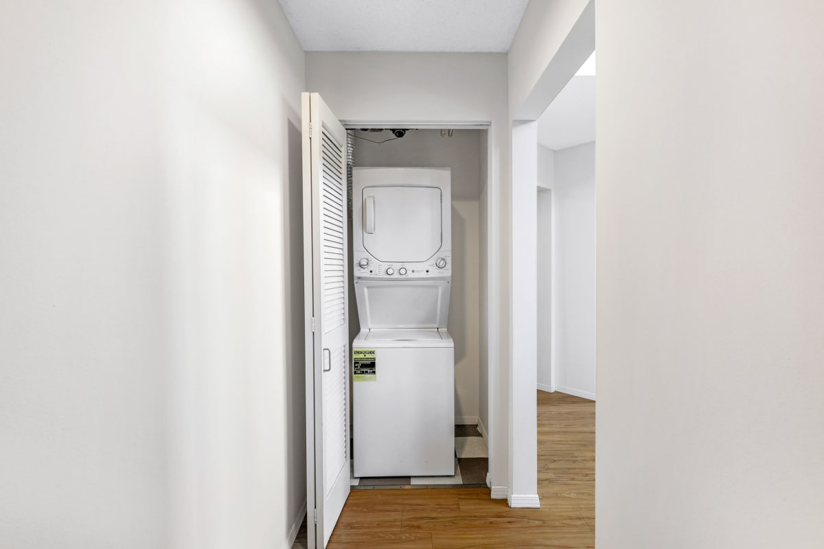 Apartments for Rent in Uptown Minneapolis, MN Uptown Lake